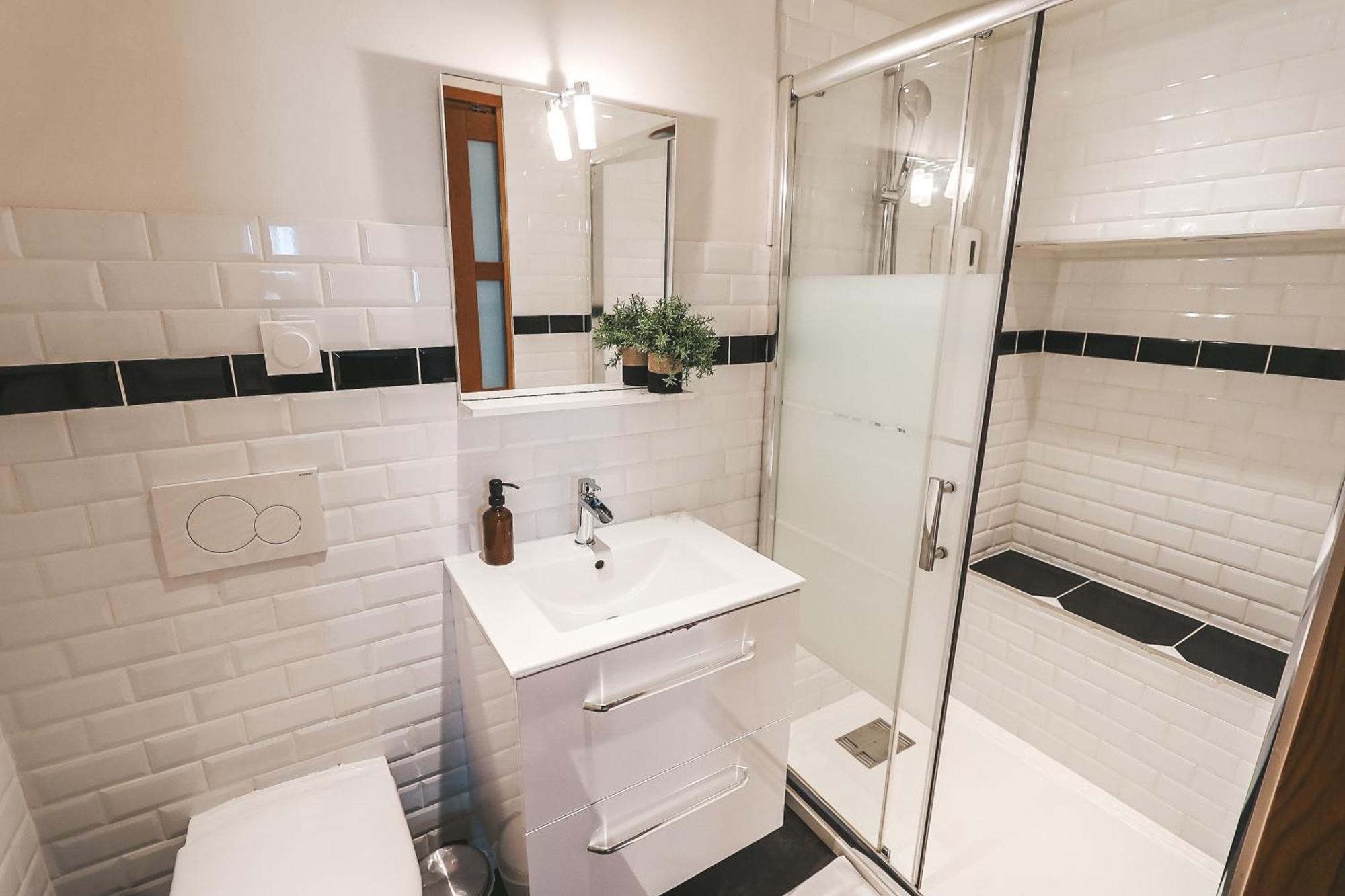 Suit'Home Commerce Анже Экстерьер фото